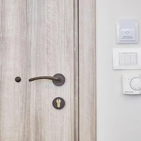 Explore Athens From An Uber-Central Studio!-3